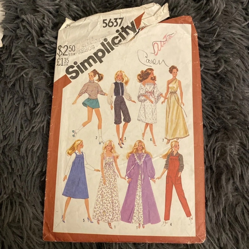 1982 Simplicity Pattern #5637 CUT (4pcs Missing)